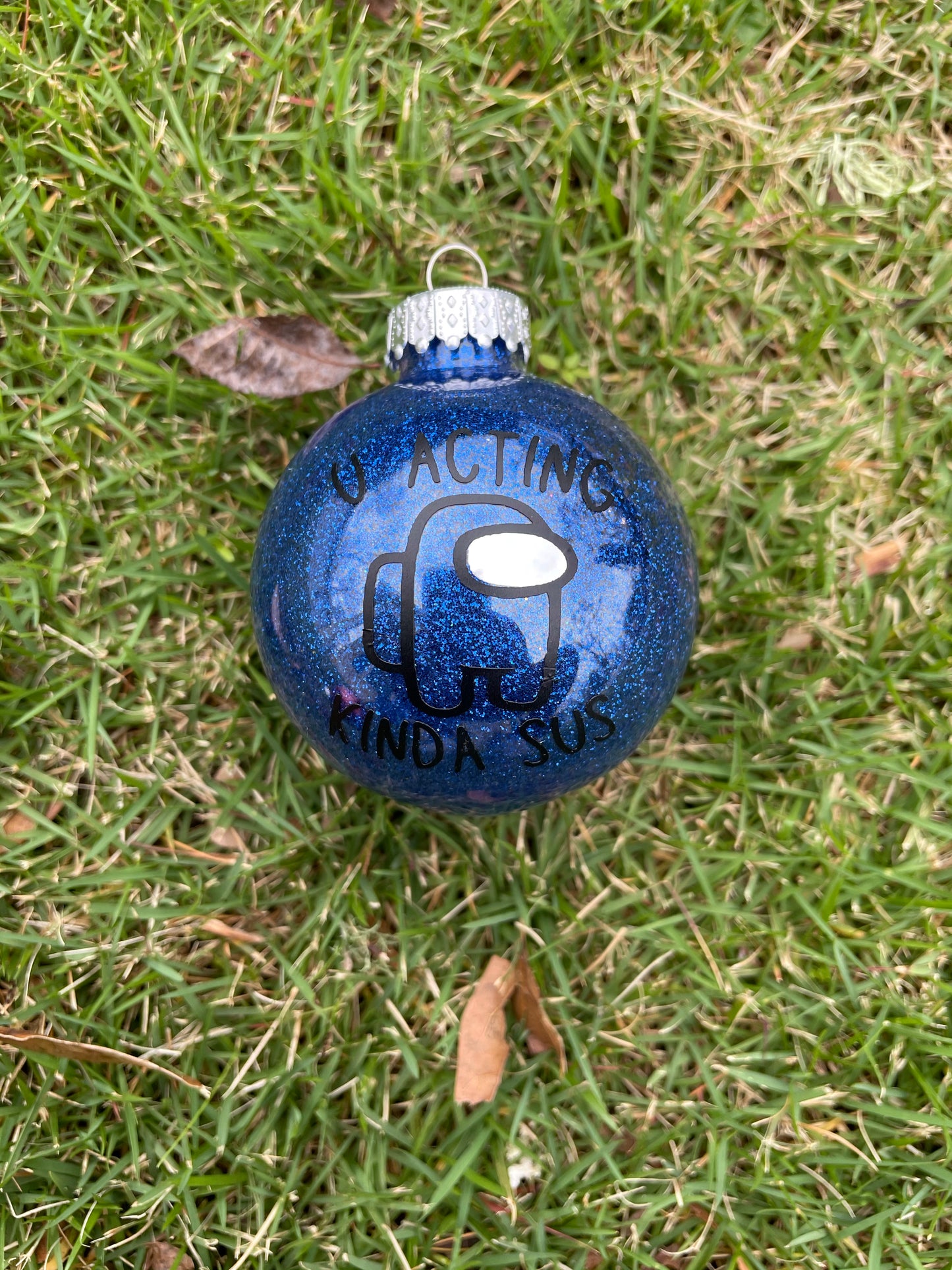 Custom round ornaments